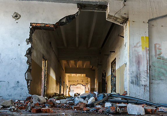 포토 JPG 해외이미지 산업 벽 백그라운드 건축양식 창문 공장 유리 벽돌 직장 사람없음 내부 건물 빛 금속 검은색 어둠 수확 도시 폐기물 위험 버리기 창고 복고 먼지 낭비 구식 그런지 깨짐 방치 썩음 옛날 철강 파멸 해외202004 해외포토 건축물 건축 컬러 컨셉 농업 회사 공업 모션 재질 쓰레기 파일형식 소멸 이미지허브