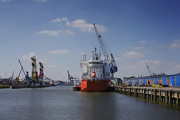 포토 JPG 해외이미지 유럽 산업 바다 비즈니스 교통시설 항해 사람없음 물 금융 강 글로벌 문 항구 기계 장비 거래 화물 역 상품 몸무게 컨테이너 기중기 네덜란드 잠금 함선 상업 바쁨 운하 무거움 소매 부둣가 로딩 해외202004 해외포토 자연요소 나라 교통 배_교통 경제 운송업 중장비 무게 시설 보안 파일형식 이미지허브