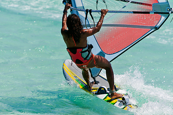 포토 JPG 해외이미지 주간 전신 여자 스포츠 파도 바다 한명 야외 뒷모습 젖음 윈드서핑 수상스포츠 잡기 서핑 서퍼 성인여자한명만 해외202004 해외포토 자연요소 1 뷰포인트 모션 운동선수 사람 여자한명만 성인여자만 파일형식 이미지허브