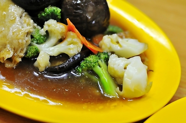 포토 JPG 해외이미지 라이프스타일 접시 음식 다이어트 채소 재료 건강 요리 동양인 사람없음 초록색 노란색 식당 식사 중국 버섯 맛 브로콜리 메뉴 채식주의자 스타일 비건 해외202004 해외포토 식기 아시아 컬러 컨셉 인종 생활 상점 채식 파일형식 이미지허브