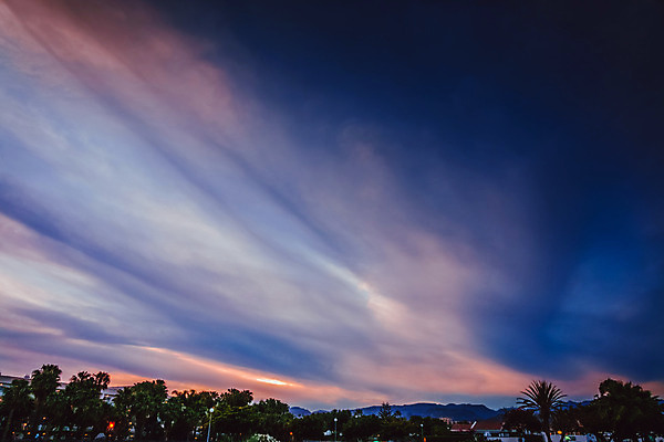 포토 JPG 해외이미지 구름 할머니 섬 여행 하늘 휴가 열대 산 주택 따뜻함 풍경 사람없음 여름 황혼 일몰 스페인 야간 저녁 큼 자주색 스페인어 웅장함 수평선 해외202004 해외포토 자연요소 계절 여자 노년 유럽 컬러 건물 노을 크기 파일형식 이미지허브