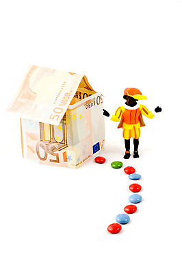 포토 JPG 해외이미지 백그라운드 돈 비즈니스 휴가 주택 사탕 사람없음 금융 검은색 유로 흰색 표현 달콤 고립 위기 경제학 해외202004 해외포토 교육 컬러 디저트 건물 경제 재산 맛 파일형식 이미지허브