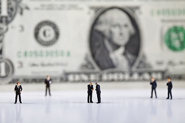 포토 JPG 해외이미지 회의 협력 실내 대화 협상 사람없음 금융 마주보기 달러 비즈니스맨 그룹 토론 흰배경 외화 금융비즈니스 인물미니어처 해외202004 해외포토 남자 백그라운드 돈 비즈니스 모션 말하기 내부 경제 미니어처 흰색 직장인 파일형식 이미지허브