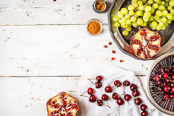 포토 JPG 해외이미지 접시 음식 백그라운드 컨셉 오렌지 과일 유리 탁자 포도 디저트 건강 요리 동양인 사람없음 목재 가로 빨간색 초록색 금속 숟가락 체리 사발 달콤 향신료 준비 유기농 냅킨 석류 동쪽 시나몬 정물화 많음 해외202004 해외포토 나무 식기 웰빙 컬러 가구 재료 재질 수저 인종 사기그릇 맛 방향 그림 향미료 파일형식 이미지허브