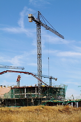 포토 JPG 해외이미지 유럽 산업 사람없음 경제 금속 기계 건설현장 화물 성장 엔지니어 스페인 기중기 물류 진행 개발 건축업자 해외202004 해외포토 건축 나라 재질 건설업 운송업 중장비 기술자 파일형식 이미지허브