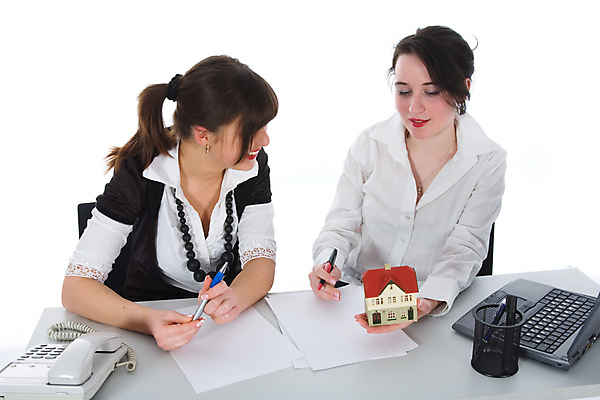 포토 JPG 해외이미지 모델 디자인 2 비즈니스 주택 사람 두명 건물 금융 쇼핑 사무실 세일 믿음 비즈니스우먼 시장 재산 구매 맨션 고객 경영자 투자 대출 렌탈 해외202004 해외포토 건축물 여자 감정 경제 직장인 리더 파일형식 이미지허브