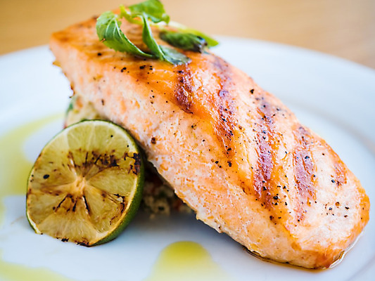 포토 JPG 해외이미지 접시 사람없음 아웃포커스 신선 라임 연어구이 해외202004 해외포토 식기 과일 촬영기법 생선구이 파일형식 이미지허브