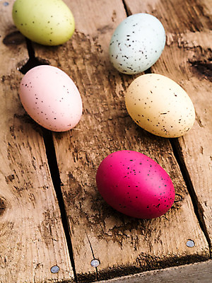 포토 JPG 해외이미지 계절 종교 부활절 사람없음 빨간색 컬러풀 노란색 바구니 봄 축하 해외202004 해외포토 기념일 컬러 컨셉 파일형식 이미지허브