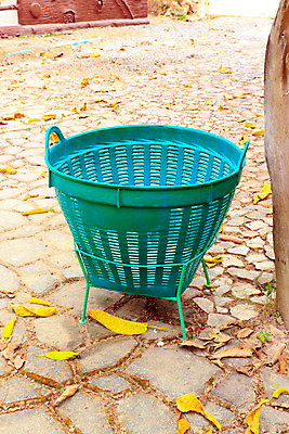 포토 JPG 해외이미지 백그라운드 사람없음 세로 바구니 우주 환경 재활용 뚜껑 쓰레기통 흰색 도시 바퀴 던지기 캔 보호 쓰레기 폐기물 컨테이너 플라스틱 거절 청소 수집 버리기 심볼 오브젝트 싱글 낭비 바이오 생태학 캡모자 해외202004 해외포토 모자_잡화 교육 산업 컬러 컨셉 모션 재질 친환경 파일형식 이미지허브