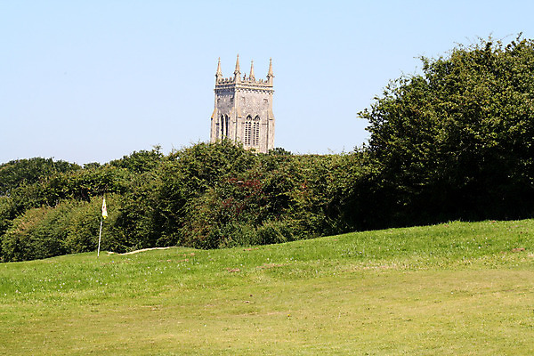 포토 JPG 해외이미지 나무 외관 계절 공원 종교 모래 스포츠 밭 골프 건축양식 학교 자연 놀이 하늘 잉글랜드 산 풍경 잔디 사람없음 야외 목재 세로 초록색 여름 파란색 교회 마을 탑 정원 깃발 구멍 거친 강의 땅 장면 서쪽 수녀원 해외202004 해외포토 식물 건축물 공공시설 교육 건축 컬러 농업 재료 영국 구기 방향 생태계 파일형식 이미지허브