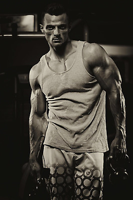 포토 JPG 해외이미지 스튜디오촬영 백인 모델 남자 스포츠 청소년 근육 흑백 실내 건강 한명 사람 성인 운동복 운동 어둠 힘 헬스장 무게 웨이트트레이닝 보디빌딩 복지 체육관 근육질 복근 세피아 케틀벨 성인남자만 해외202004 해외포토 서양인 1 옷 촬영기법 내부 헬스 사회이슈 몸매 남자만 성인만 파일형식 이미지허브