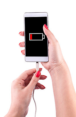 포토 JPG 해외이미지 손 컨셉 인터넷 비즈니스 통신 모바일 사람없음 스마트폰 핸드폰 컴퓨터 스크린 힘 공백 장비 에너지 정보 흰색 잡기 업무 메시지 USB 무선전화기 전화기 상업 전자 보여주기 고립 베터리 충전기 터치스크린 공급 셀룰러 4G 해외202004 해외포토 컬러 모션 IT 신체부위 전자제품 스마트기기 기계 작업 충전 파일형식 이미지허브