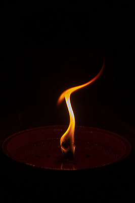 포토 JPG 해외이미지 디자인 종교 백그라운드 크리스마스 오렌지 촛불 불 휴가 휴식 따뜻함 사랑 사람없음 장식 빨간색 빛 노란색 평화 검은색 축제 어둠 희망 침묵 흰색 기도 축하 뜨거움 영혼 야간 심볼 오브젝트 장면 빛망울 연소 광 왁스 화상 해외202004 해외포토 자연요소 기념일 감정 컬러 컨셉 과일 초 소리 상처 파일형식 이미지허브