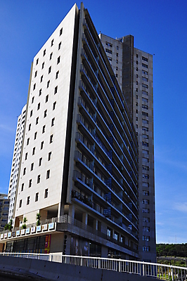 포토 JPG 해외이미지 나무 도로 건축양식 자연 하늘 주택 풍경 사람없음 태양 도시 포르투갈 리스본 해외202004 해외포토 자연요소 식물 건축 유럽 길 교통시설 건물 생태계 파일형식 이미지허브