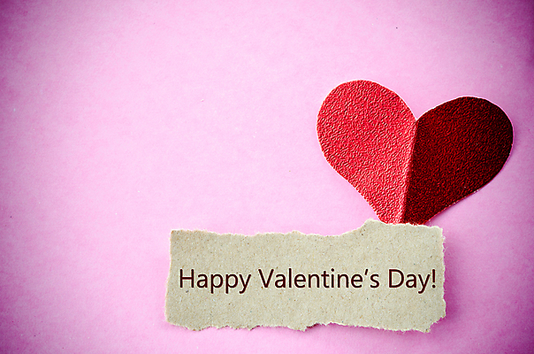 포토 JPG 해외이미지 모양 손 행복 줄 컨셉 텍스트 휴가 기념 발렌타인데이 사랑 이벤트 타이포그라피 사람없음 목재 장식 가로 빨간색 꼬리표 라벨 흰색 하트 축하 인사 신용카드 메시지 편지 심볼 빨래집게 펠트 핸드메이드 해외202004 해외포토 나무 문자 감정 컬러 재료 데이이벤트 프레임 집게 신체부위 금융 예절 파일형식 천_직물 이미지허브