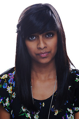 포토 JPG 해외이미지 학생 라이프스타일 드레스 여자 포즈 백그라운드 한명 사람 동양인 10대 유행 검은색 흰색 자신감 인도인 내추럴 고립 심각 해외202004 해외포토 외국인 1 옷 감정 컬러 컨셉 청소년 인종 생활 파일형식 이미지허브