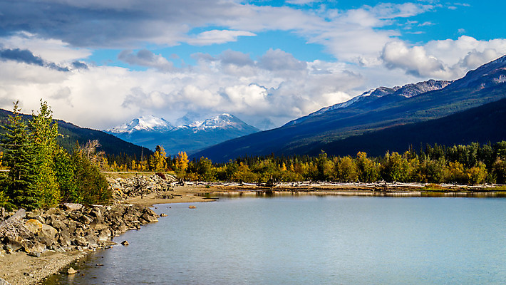 포토 JPG 해외이미지 동물 구름 계절 공원 호수 여행 자연 하늘 산 뿔 사람없음 야외 초록색 물 파란색 달러 가을 황무지 숲 황소 사냥 암초 내추럴 절정 해외202004 해외포토 자연요소 공공시설 컬러 돈 소 생태계 파일형식 이미지허브