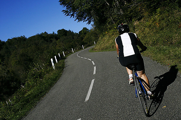포토 JPG 해외이미지 여자 남자 스포츠 자연 산 풍경 경사 성인 사람없음 야외 사이클링 산악자전거 해외202004 해외포토 사람 자전거 육상스포츠 생태계 파일형식 이미지허브