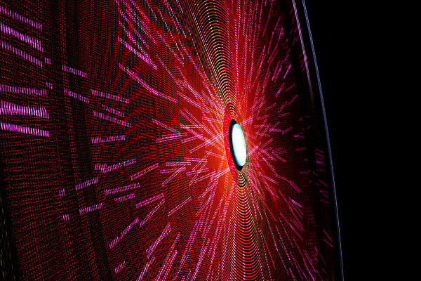 포토 JPG 해외이미지 공원 포즈 사람없음 빛 컬러풀 축제 어둠 기쁨 놀이공원 원형 고리 승차 야간 무서움 속도 흥분 공평 해외202004 해외포토 자연요소 도형 공공시설 감정 컬러 모션 테마파크 파일형식 이미지허브