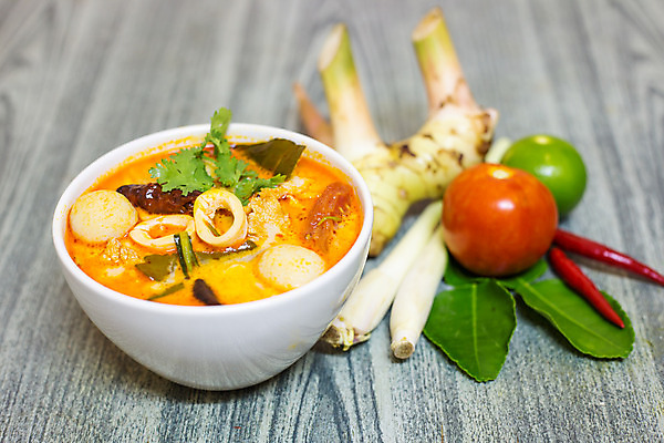 포토 JPG 해외이미지 전통 접시 음식 잎 재료 태국 고추 새우 어류 요리 동양인 사람없음 노란색 버섯 뜨거움 사발 고수 닫기 수프 정상 주식 먹기 레몬 허브 해산물 오징어 매움 라임 코코넛 고립 전국 해외202004 해외포토 식물 식기 아시아 컬러 채소 과일 모션 연체동물 갑각류 인종 금융 수중동물 사기그릇 맛 향신료 파일형식 이미지허브