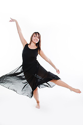 포토 JPG 해외이미지 백인 라이프스타일 응시 여자 한명 사람 성인 공연 자유 우아함 발레 유일 해외202004 해외포토 서양인 1 시선 컨셉 이벤트 생활 춤 파일형식 이미지허브