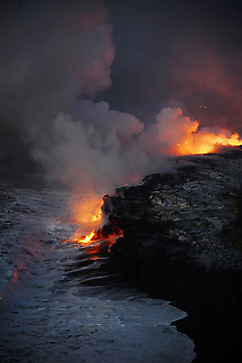 포토 JPG 해외이미지 바다 사람없음 야외 흐름 뜨거움 연기 위험 재해 화산 용암 화산섬 해외202004 해외포토 섬 컨셉 산 파일형식 이미지허브