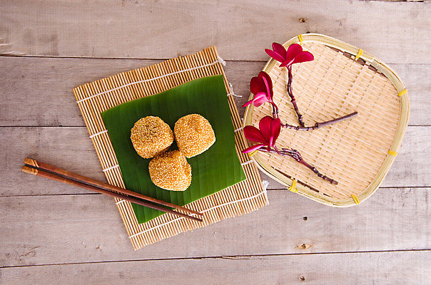 포토 JPG 해외이미지 전통 꽃 문화 음식 젓가락 디저트 요리 씨앗 동양인 사람없음 갈색 과자 케이크 식사 중국 튀김 황금 달콤 아침식사 반죽 향기 브런치 말레이시아 인기 해외202004 해외포토 식물 아시아 컬러 수저 인종 맛 냄새 파일형식 이미지허브