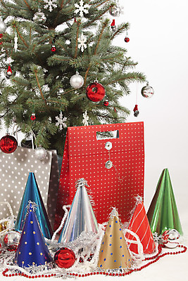 포토 JPG 해외이미지 나무 전통 계절 별 리본 분홍색 백그라운드 크리스마스 겨울 휴가 전등 새로움 기념 선물 이벤트 사람없음 장식 초록색 상자 컬러풀 산타클로스 노란색 놀람 장식볼 흰색 축하 소나무 황금 12월 연도 아래 오브젝트 활 주기 고립 여의주 해외202004 해외포토 자연요소 식물 기념일 감정 컬러 컨셉 모션 조명 표정 날짜 방향 위치 파일형식 이미지허브