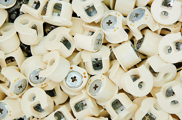 포토 JPG 해외이미지 직업 가구 백그라운드 사람없음 업무 수리 상품 묘사 창고 잠금 제비 해외202004 해외포토 생활용품 조류 작업 보안 파일형식 이미지허브