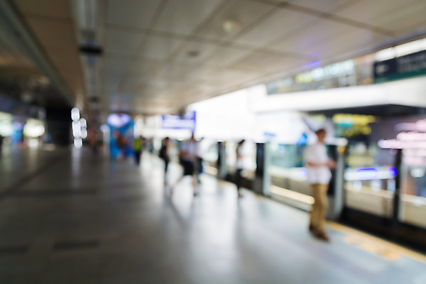 포토 JPG 해외이미지 백그라운드 건축양식 교통시설 하늘 추상 실내 사람 사람없음 건물 기차 도시 시간 복도 터널 전철 역 군중 소프트포커스 도착 속도 출장 출퇴근 승객 일반 단상 블러 선로 터미널 해외202004 해외포토 건축물 건축 길 육상교통 교통 무늬 비즈니스 대중교통 촬영기법 내부 시설 파일형식 이미지허브