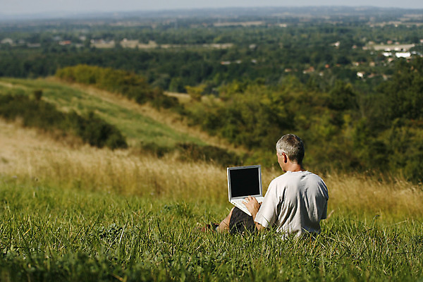 포토 JPG 해외이미지 공원 남자 컨셉 인터넷 비즈니스 휴식 세포 사람 풍경 사람없음 스마트폰 컴퓨터 청춘 햇빛 태양 우주 침묵 키보드 업무 무선전화기 멀티미디어 고용 무료 해외202004 해외포토 자연요소 공공시설 전자제품 핸드폰 스마트기기 소리 구직 작업 전화기 채용 파일형식 이미지허브