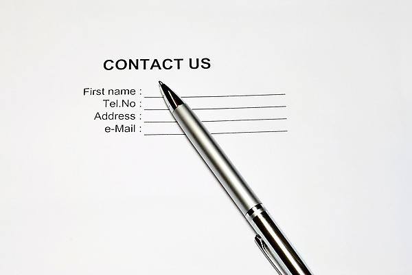 포토 JPG 해외이미지 문장 비즈니스 캘리그라피 사람없음 단어 연필 펜 검은색 거래 정보 기록 이메일 흰배경 문서 기회 소통 고립 제안 제의 해외202004 해외포토 문자 컬러 백그라운드 컨셉 학용품 필기구 흰색 파일형식 이미지허브