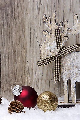 포토 JPG 해외이미지 전통 계절 별 리본 백그라운드 크리스마스장식 크리스마스 겨울 휴가 크리스마스카드 사람없음 빨간색 크리스마스트리 갈색 흰색 황금 고립 엘크 해외202004 해외포토 자연요소 기념일 컬러 카드_감사 파일형식 이미지허브