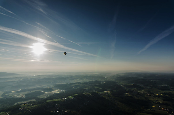 포토 JPG 해외이미지 기념일 행복 밧줄 분홍색 오렌지 비즈니스 모션 불 바람 휴가 선물 풍경 이벤트 사람없음 장식 빨간색 초록색 여름 파란색 컬러풀 태양 노란색 바구니 보라색 일몰 기쁨 덮개 열기구 축하 체험 생일 그룹 손목시계 상승 풍선 천국 폭식 라텍스 면허증 헬륨 해외202004 해외포토 자연요소 계절 감정 줄 시계 컬러 컨셉 과일 장신구 항공교통 날씨 노을 뚜껑 원소 면허 증명서 파일형식 이미지허브
