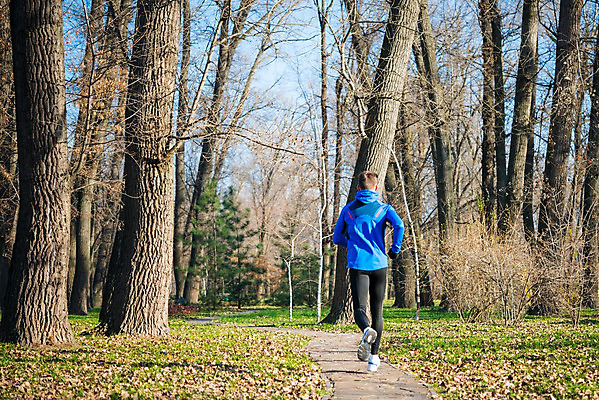 포토 JPG 해외이미지 라이프스타일 공원 남자 건강 한명 사람 성인 야외 달리기 조깅 운동 맑음 연습 성인남자한명만 해외202004 해외포토 1 공공시설 모션 날씨 생활 남자한명만 성인남자만 파일형식 이미지허브