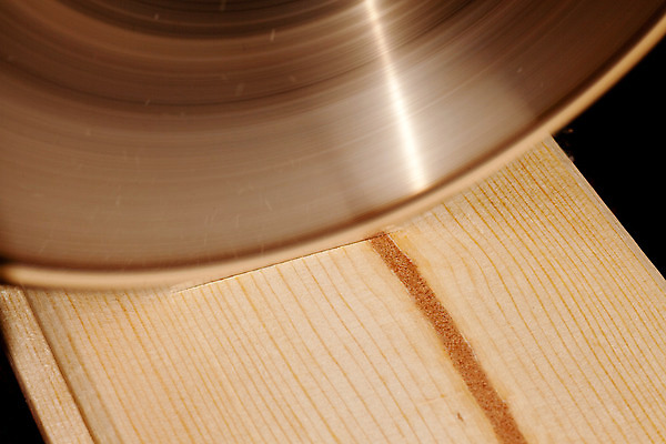 포토 JPG 해외이미지 컨셉 추상 사람없음 건물 목재 인테리어 갈색 장비 공구 소나무 원형 칼날 모서리 위험 낟알 자르기 목수 위협 묘사 오브젝트 날카로움 목공예 수공예 DIY 공격적 되감기 철강 톱질 카피스페이스 해외202004 해외포토 도형 나무 직업 건축물 디자인 컬러 무늬 재료 모션 취미 공백 도구 공예 파일형식 이미지허브