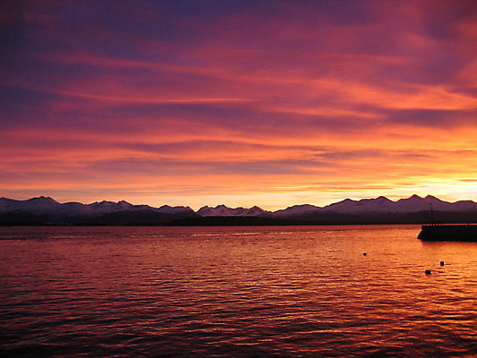 포토 JPG 해외이미지 바다 분홍색 겨울 자연 사람없음 물 보라색 일몰 저녁 해외202004 해외포토 자연요소 계절 컬러 노을 야간 생태계 파일형식 이미지허브