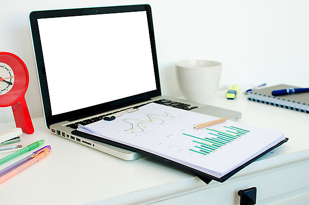 포토 JPG 해외이미지 돈 비즈니스 통계 그래프 사람없음 금융 경제 노트북 컴퓨터 사무실 펜 자료 공연 거래 성장 시장 주식 책상 분석 무역 보고서 투자 온라인 회계 경영 마케팅 해외202004 해외포토 산업 가구 컨셉 이벤트 전자제품 필기구 재산 파일형식 이미지허브