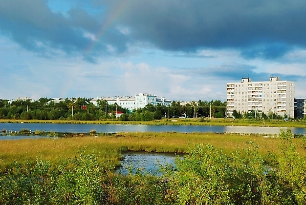 포토 JPG 해외이미지 구름 호수 잎 건축양식 주택 풍경 사람없음 물 여름 도시 변소 잔물결 해외202004 해외포토 자연요소 식물 계절 건축 물결 건물 파일형식 이미지허브