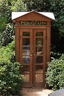 포토 JPG 해외이미지 전통 디자인 문화 여행 비즈니스 텍스트 통신 유리 영국 거리 사람없음 야외 빨간색 스마트폰 상자 글로벌 여행객 활발 장비 골동품 역사 클래식 전화기 체코 일반 목소리 옛날 회복 해외202004 해외포토 유럽 컬러 컨셉 재질 사람 핸드폰 스마트기기 파일형식 이미지허브