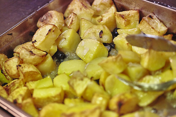 포토 JPG 해외이미지 전통 접시 음식 백그라운드 다이어트 토마토 채소 탁자 양파 치즈 감자 건강 육류 요리 사람없음 목재 초록색 갈색 노란색 식당 식사 저녁식사 튀김 흰색 시골 신선 뜨거움 맛 그릴 굽기 먹기 준비 후추 점심식사 채식주의자 핸드메이드 해외202004 해외포토 나무 식기 컬러 가구 컨셉 식재료 재료 모션 주방용품 유제품 상점 구이 향신료 채식 파일형식 이미지허브