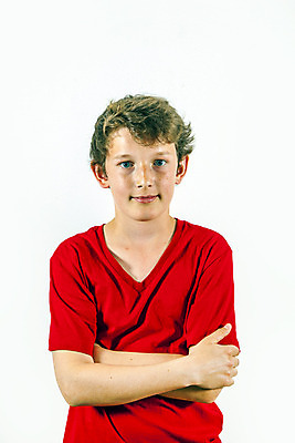 포토 JPG 해외이미지 모델 학생 라이프스타일 응시 남자 행복 얼굴 어린이 포즈 컨셉 포옹 청소년 관리 한명 미소 사람 소년 10대 청춘 화목 기쁨 흰색 표현 고립 사춘기 스타일 해외202004 해외포토 1 시선 감정 컬러 안기 표정 생활 신체부위 파일형식 이미지허브