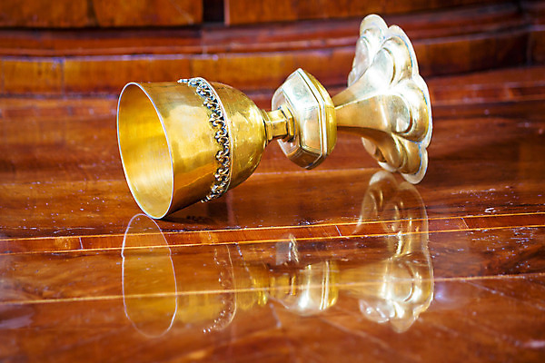 포토 JPG 해외이미지 기독교 종교 음료 빵 백그라운드 십자가 와인잔 사람없음 목재 컵 갈색 교회 와인 성경 수확 골동품 흰색 기도 예수 영혼 중세 황금 심볼 서비스 신성 덩어리 귀족 성배 성체 숭배 신앙심 옛날 해외202004 해외포토 나무 식기 음식 컬러 농업 술잔 재료 종교용품 종교건축 주류 건물 신_종교 역사 파일형식 이미지허브