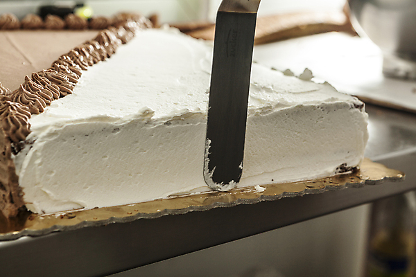 포토 JPG 해외이미지 접시 열매 꽃 음식 조각 백그라운드 과일 부분 딸기 디저트 요리 사람없음 장식 빨간색 컬러풀 케이크 초콜릿 얼음 검은색 빵집 흰색 대접 신선 화려 체리 우아함 달콤 맛 설탕 배열 먹기 크림 팬케이크 고립 카카오 타르트 페스츄리 핸드메이드 해외202004 해외포토 자연요소 식물 식기 빵 컬러 컨셉 모션 상점 파이_빵 파일형식 이미지허브