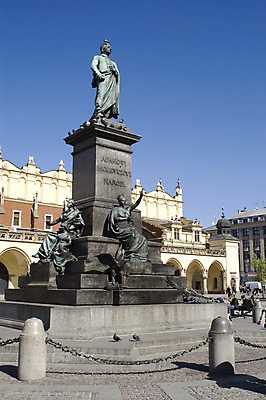 포토 JPG 해외이미지 사람없음 조각상 기념물 폴란드 천연기념물 크라쿠프 해외202004 해외포토 유럽 조형물 파일형식 이미지허브