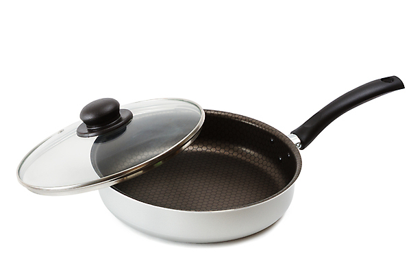 포토 JPG 해외이미지 사람없음 빨간색 금속 장비 기구 도자기 프라이팬 오브젝트 싱글 흰배경 고립 해외202004 해외포토 컬러 백그라운드 재질 주방용품 흰색 파일형식 이미지허브