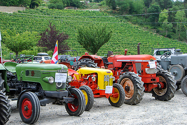 포토 JPG 해외이미지 산업 지구 농업 교통시설 사람없음 야외 농장 농경지 환경 힘 기계 흙 장비 운전 트럭 성장 시골 업무 농부 땅 만취 준비 트랙터 짐차 엔진 밭일 세련 해외202004 해외포토 직업 교통 모션 자동차 작업 농기계 시설 특수차량 술취함 파일형식 이미지허브