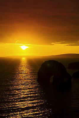 포토 JPG 해외이미지 파도 바다 여행 오렌지 자연 조류 하늘 휴가 풍경 사람없음 야외 여름 파란색 반짝임 노란색 평화 일출 침묵 황혼 일몰 새벽 절벽 만 아치 장면 아일랜드 내추럴 파라다이스 해외202004 해외포토 자연요소 동물 계절 유럽 컬러 컨셉 과일 모션 노을 소리 생태계 파일형식 이미지허브