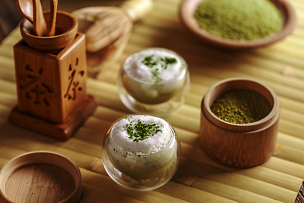 포토 JPG 해외이미지 실내 사람없음 컵 거품 머그컵 녹차 녹차라떼 말차 해외202004 말차라떼 해외포토 식기 내부 차_음료 라떼 파일형식 이미지허브