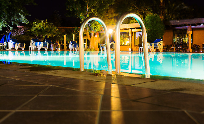 포토 JPG 해외이미지 라이프스타일 스포츠 여행 사다리 놀이 호텔 표면 휴가 휴식 수영장 건강 안전 사람없음 야외 물 여름 파란색 빛 반사 여행객 계단 금속 수영 스파 젖음 추위 게임 투명 고급 닫기 투표 타일 상쾌 휴양지 튜브 단계 깊이 철강 철책 터키석 해외202004 해외포토 자연요소 계절 감정 컬러 컨셉 모션 재질 숙소 사람 생활 장소 도구 수상스포츠 보석 선거 파일형식 이미지허브